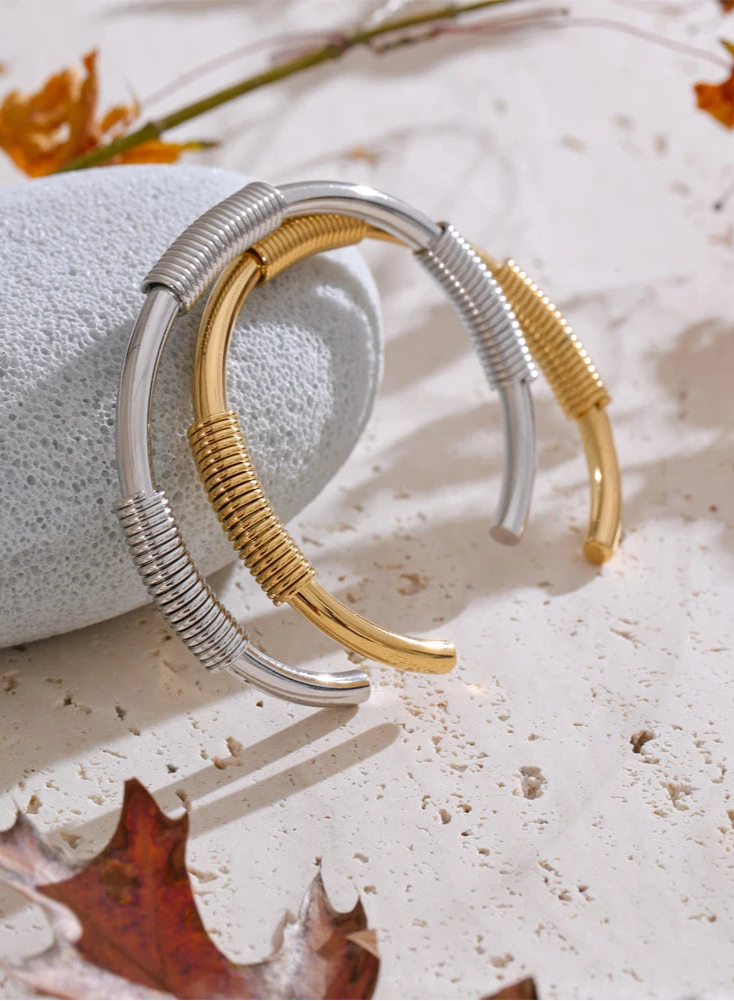 Pulseira Elegante de Aço Inoxidável Banhada a Ouro 18K
